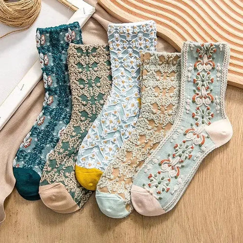 Load image into Gallery viewer, 5 Pairs Vintage Flower Embroidery Socks
