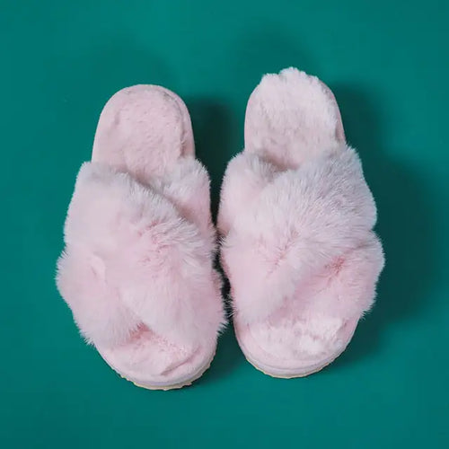 Load image into Gallery viewer, Cuddly Slippers
