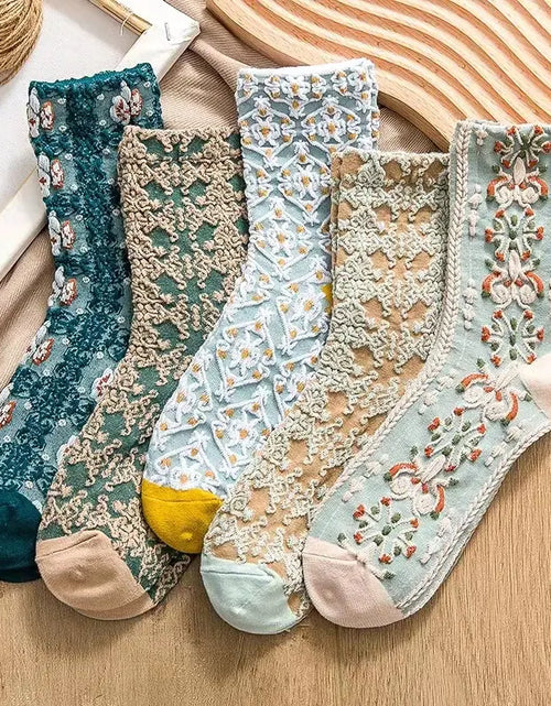 Load image into Gallery viewer, 5 Pairs Vintage Flower Embroidery Socks
