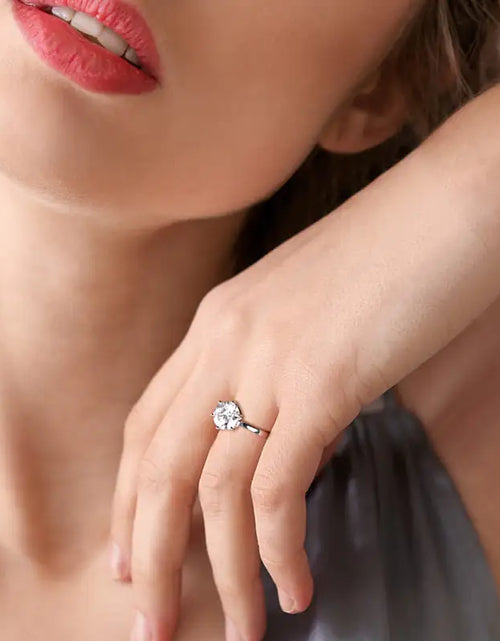 Load image into Gallery viewer, Luxury Moissanite Engagement Ring
