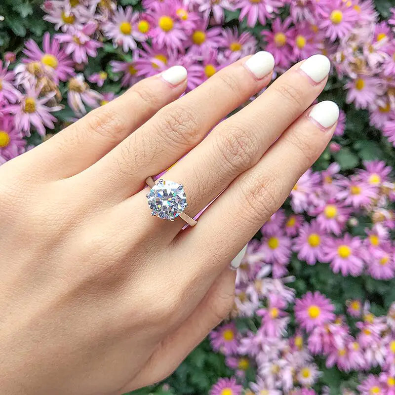 Luxury Moissanite Engagement Ring